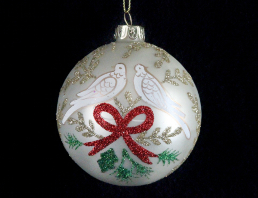 Glass Ball Matt Cream with Turtle Doves and Red Bow image 0