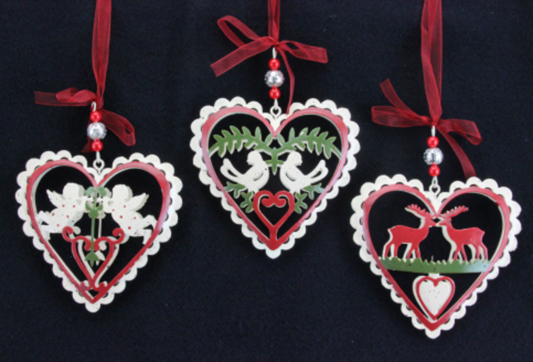 Hanging Tin Painted Fretwork Heart 8cm image 0