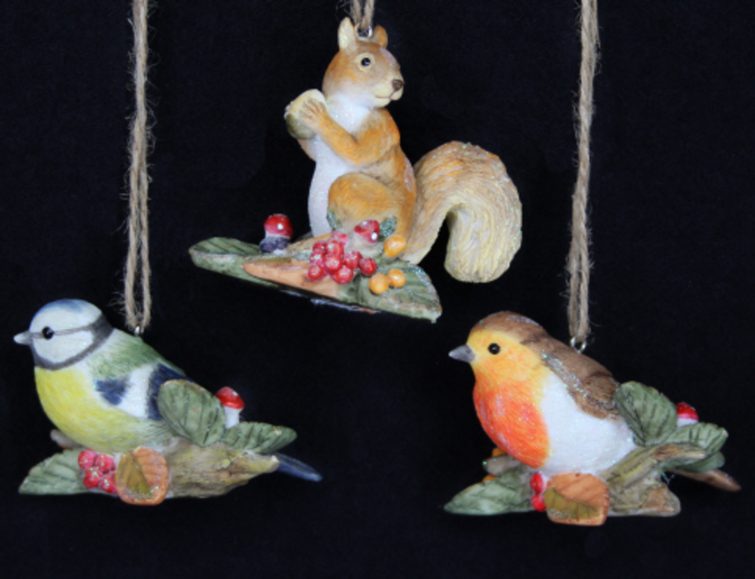 Hanging Resin Robin/Squirrel/BlueTit SOLD OUT image 0