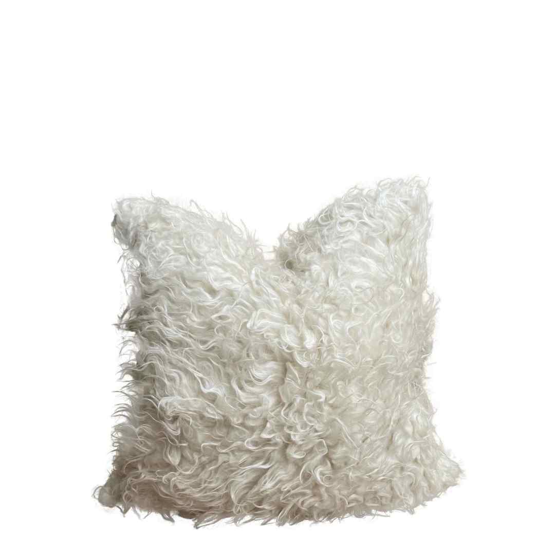 OFF WHITE FLUFFY WOOL CUSHION COVER image 0