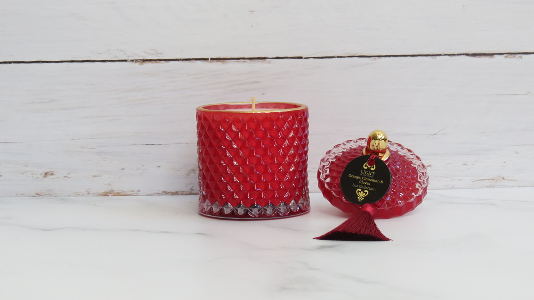 Lux Candle Red Medium 250g image 1