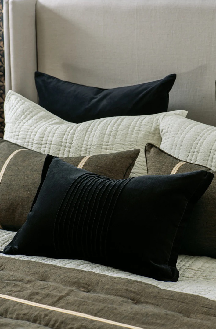 Bianca Lorenne - Piega Comforter (Cushion-Eurocases Sold Separately) - Black image 3