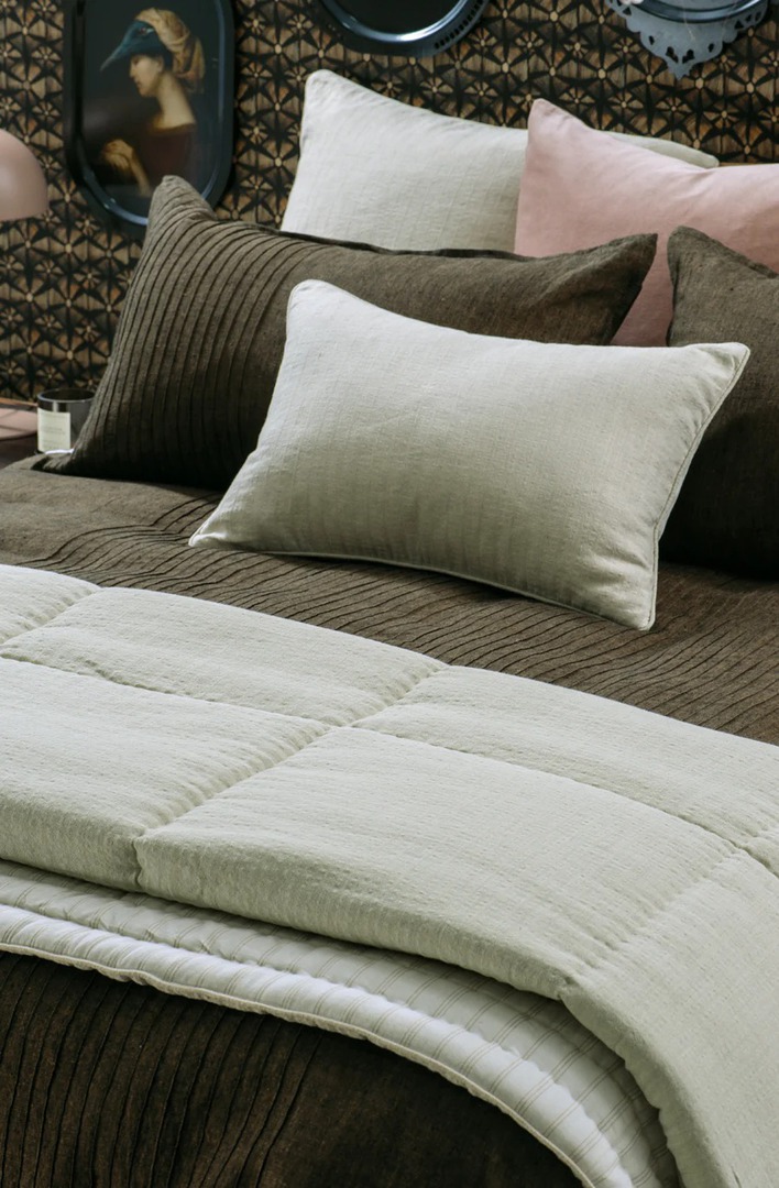 Bianca Lorenne - Tobiishi Oatmeal Comforter (Cushion-Eurocases Sold Separately) image 0