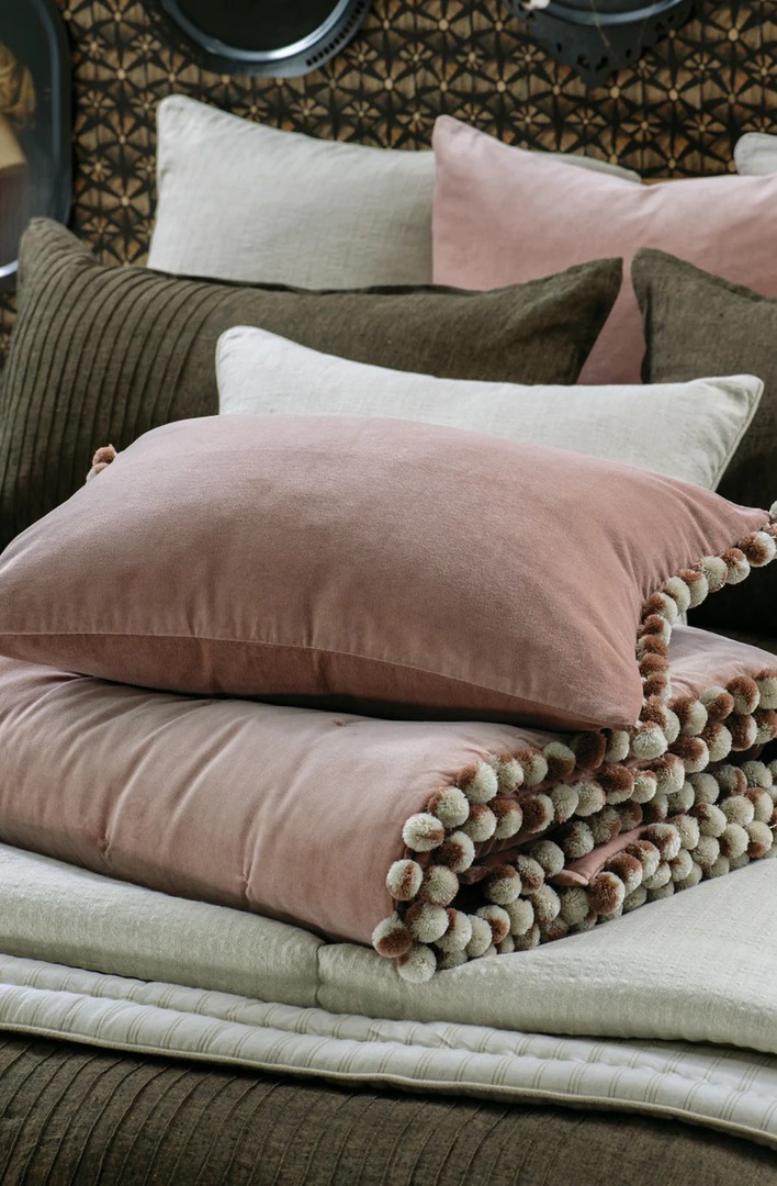 Bianca Lorenne - Cerchio Comforter (Cushion-Eurocases Sold Separately) - Pink Clay image 1