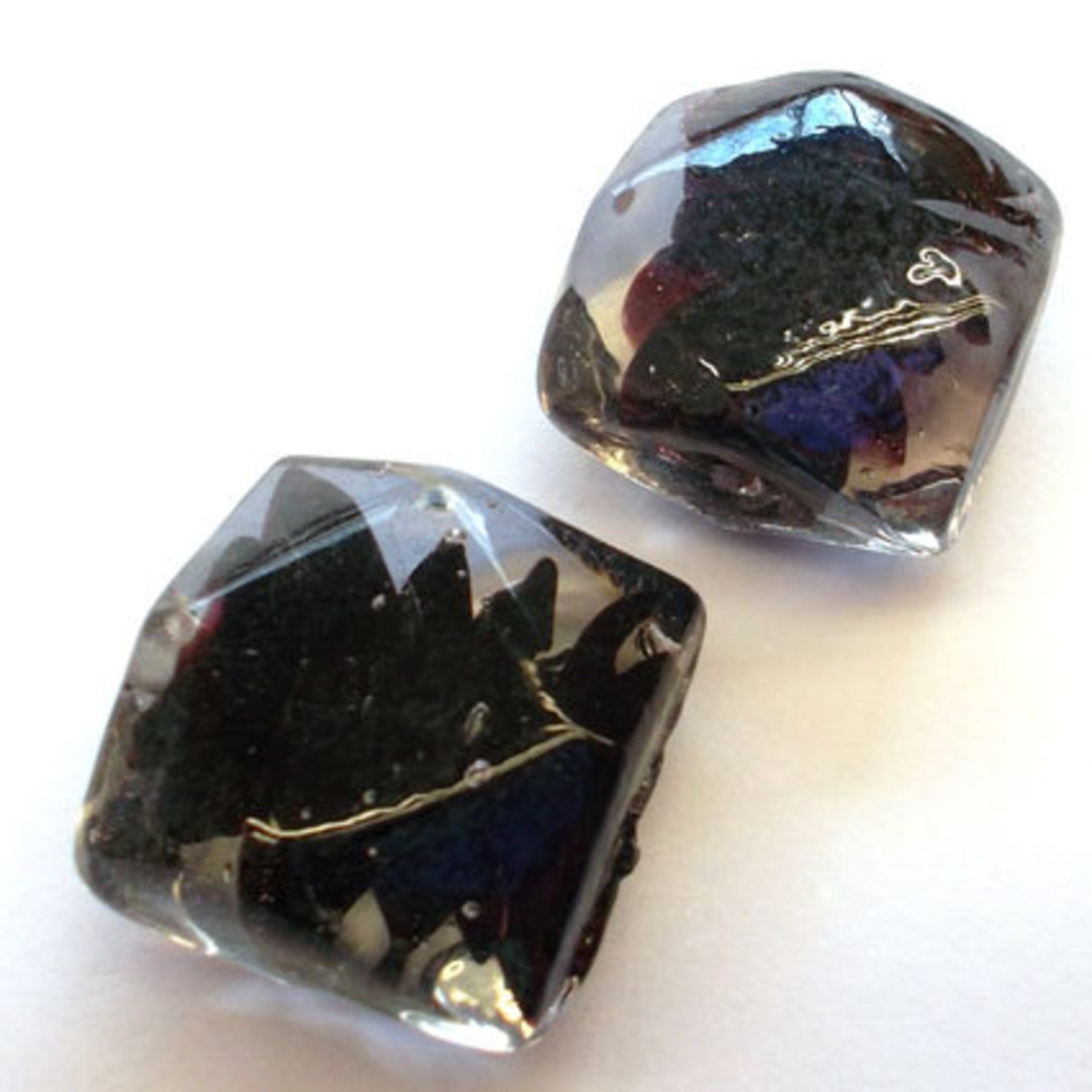 Chinese Lampwork Bead (15mm): Very dark purple/clear faceted square image 0