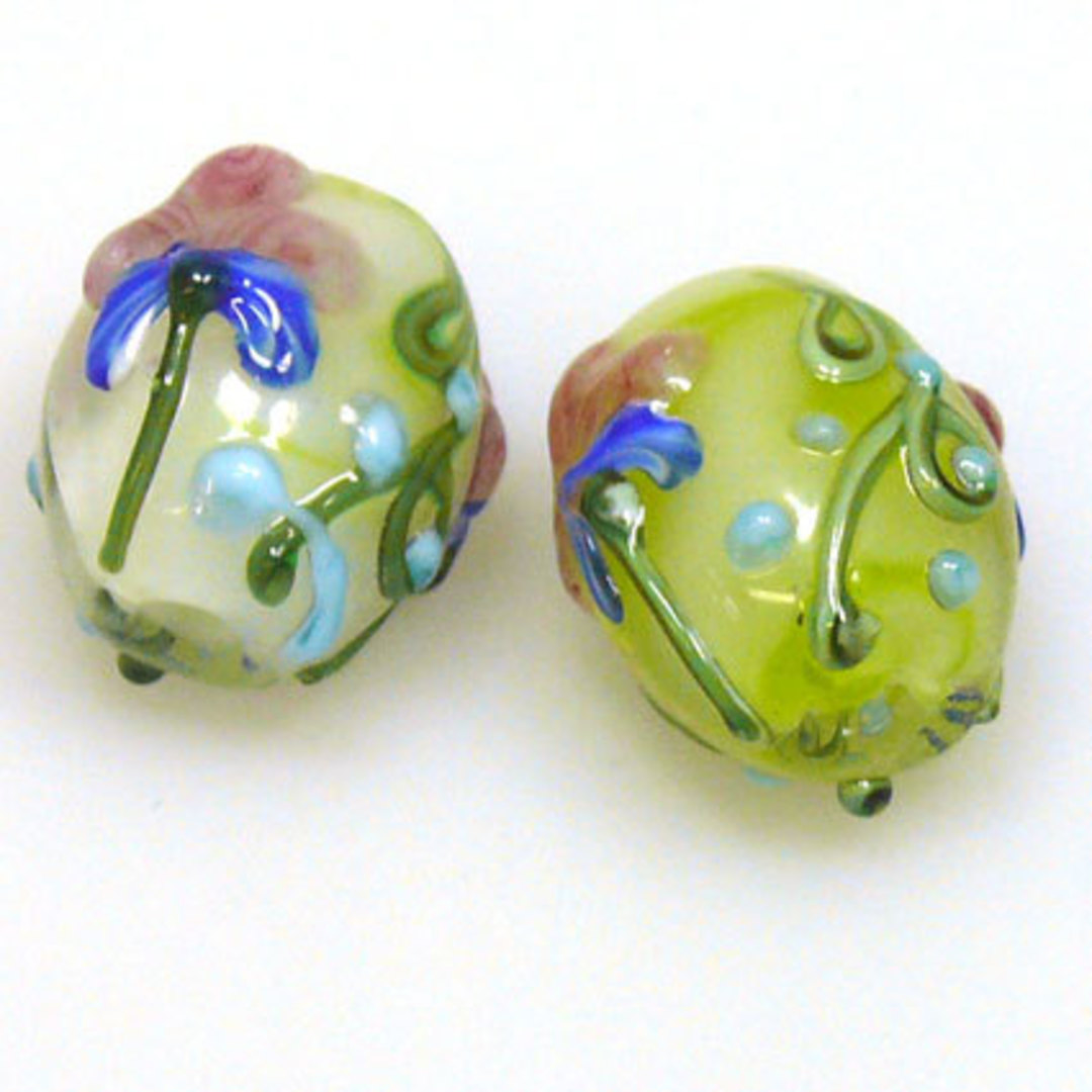 Chinese Lampwork Oval (15 x 20mm): Green and white, flower design image 0