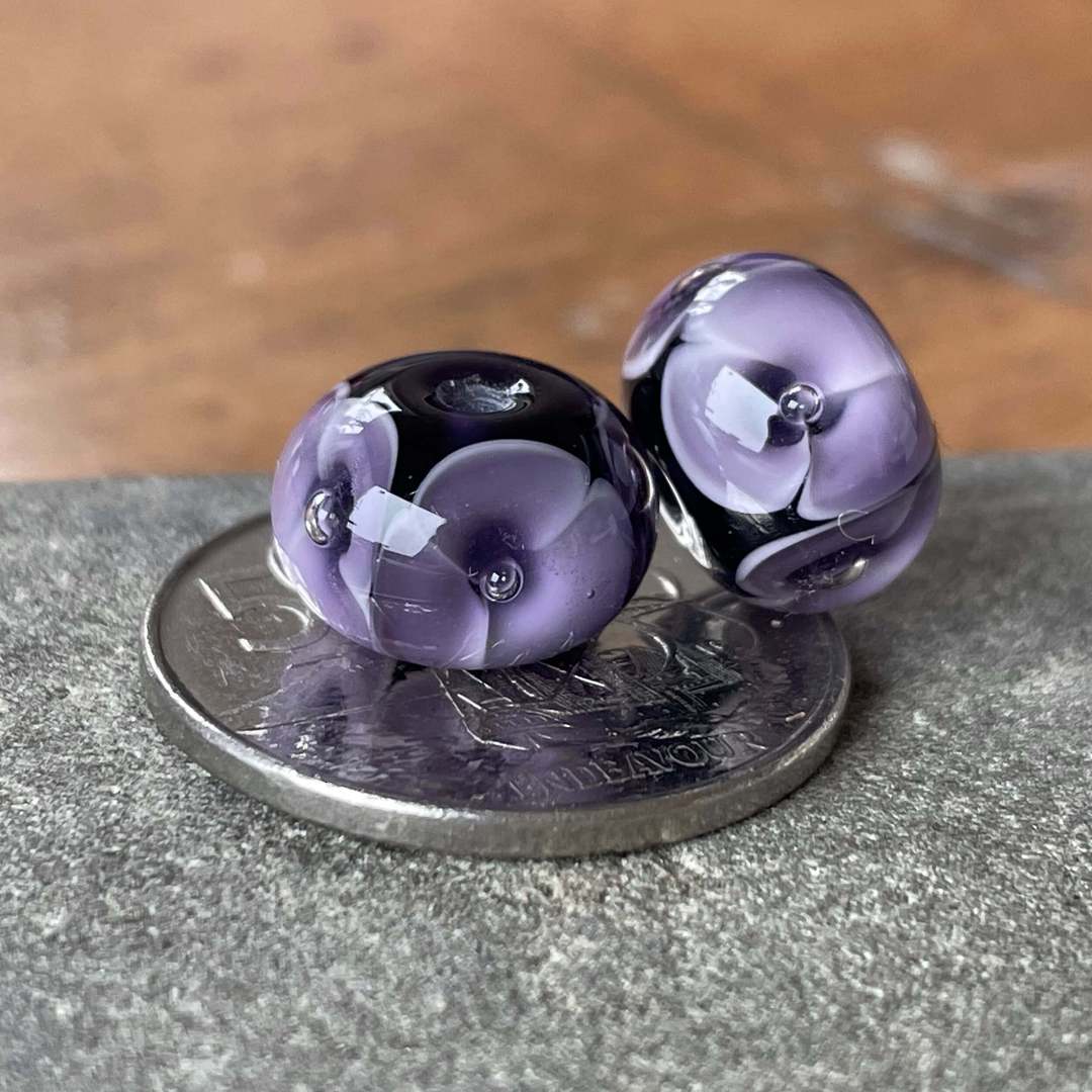 NZ Lampwork (Karen Southey): Bubble Flower Rhondelle - Violet image 0
