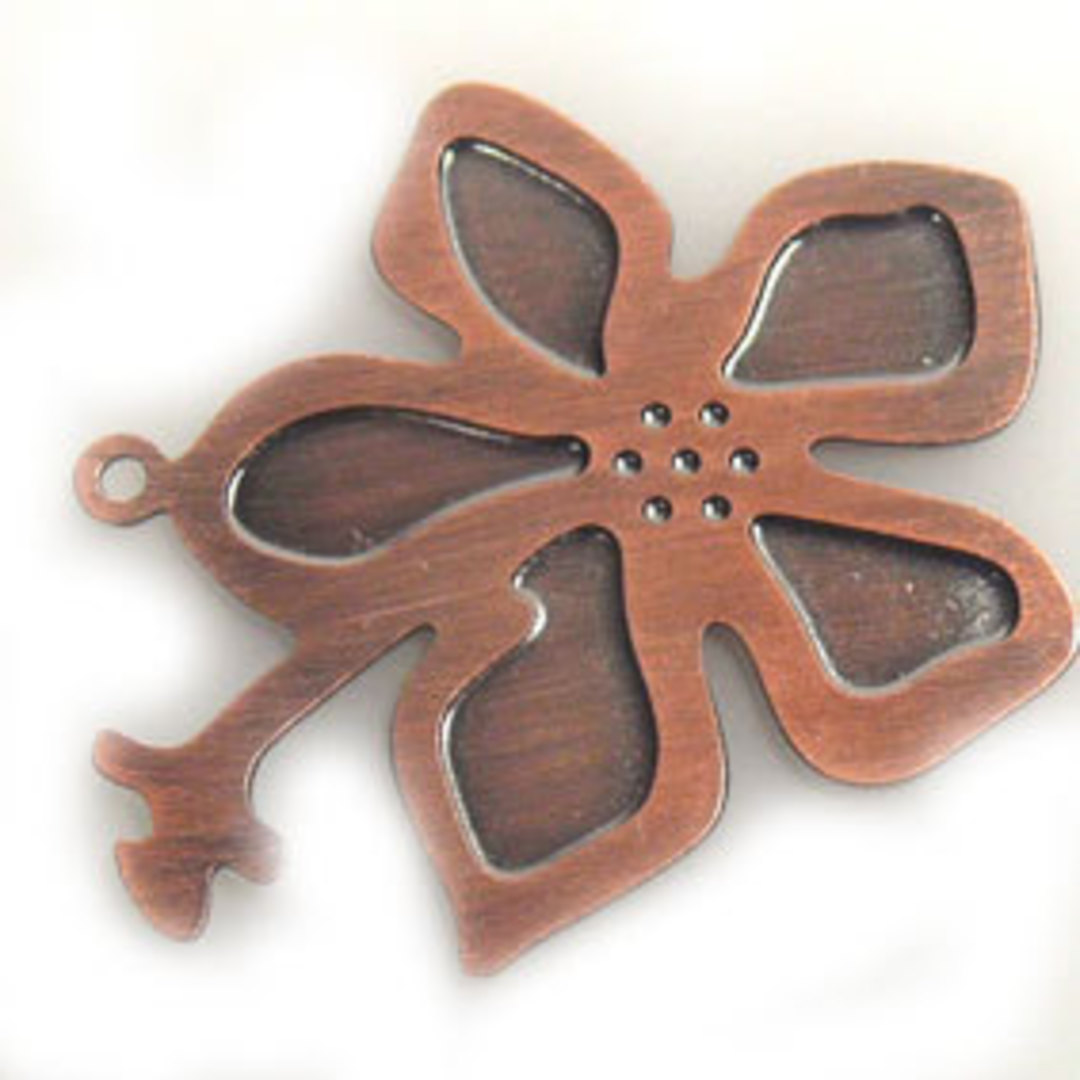 Metal Charm 41: Flat stamped flower (32mm) - copper image 0