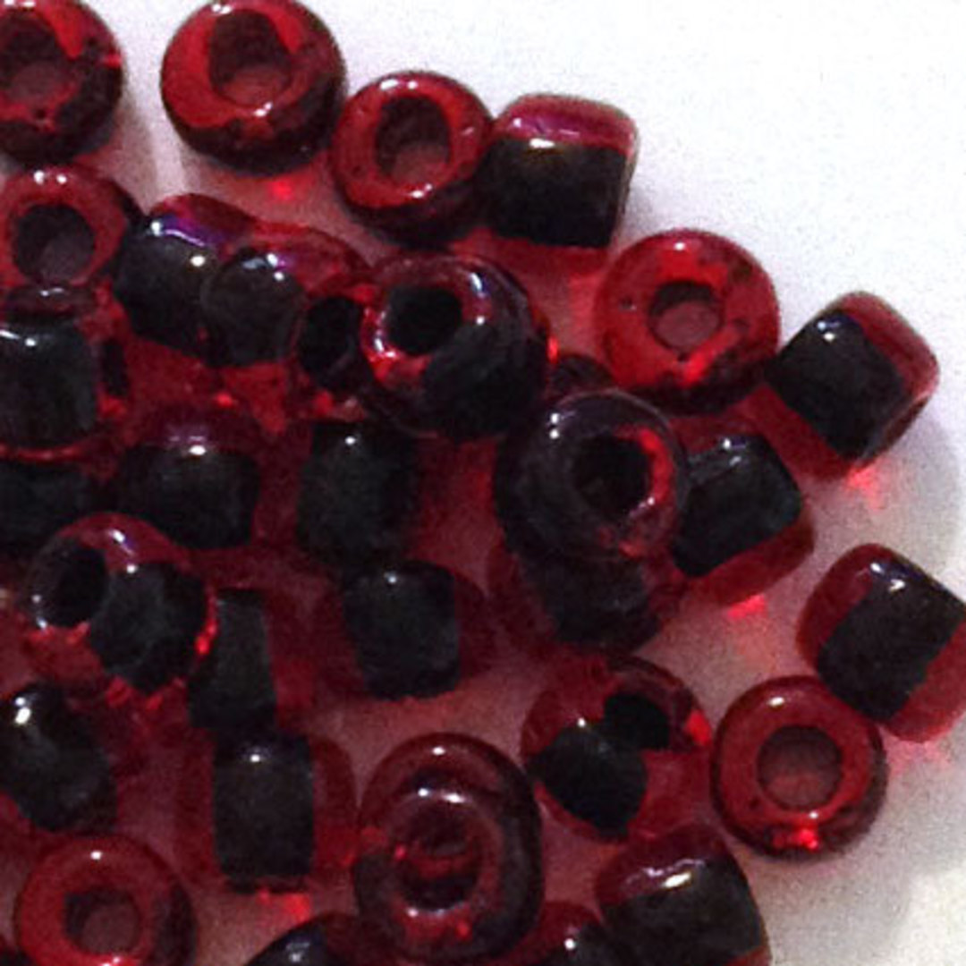 Matsuno size 8 round: 324 - Transparent Red, colour lined dark red (7 grams) image 1