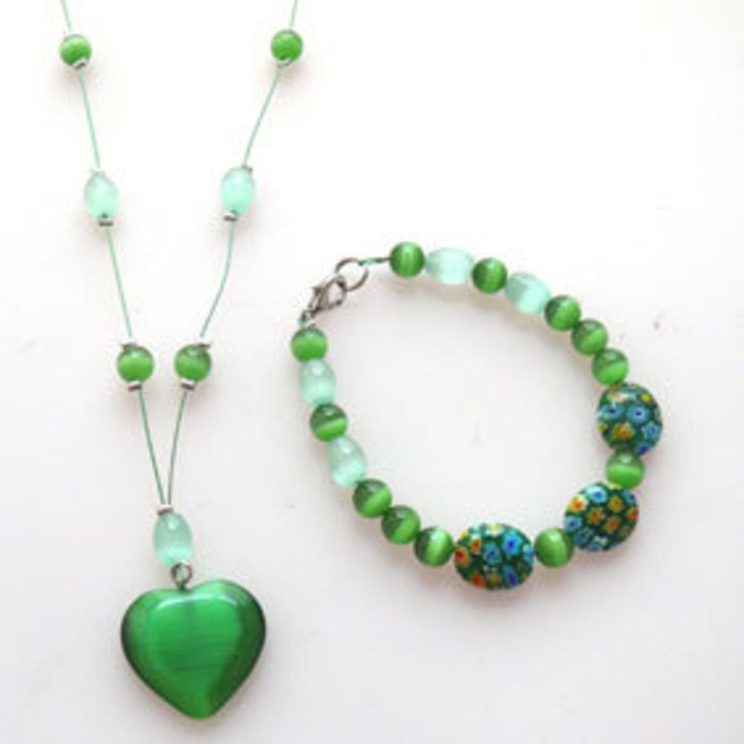 KITSET: Floating necklace and bracelet: Green fibreoptic. 8 years and up. image 0