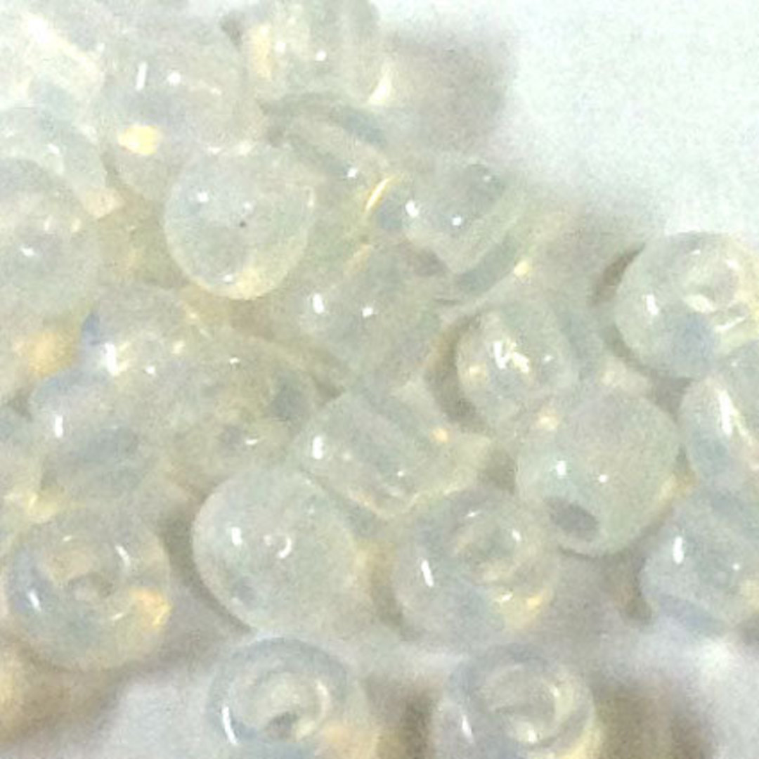 Matsuno size 8 round: 131A - White Opal, transparent (7 grams) image 1
