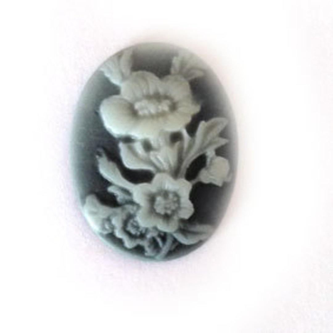 Cameo Cabochon: Black and white oval 18x24mm, floral theme image 0
