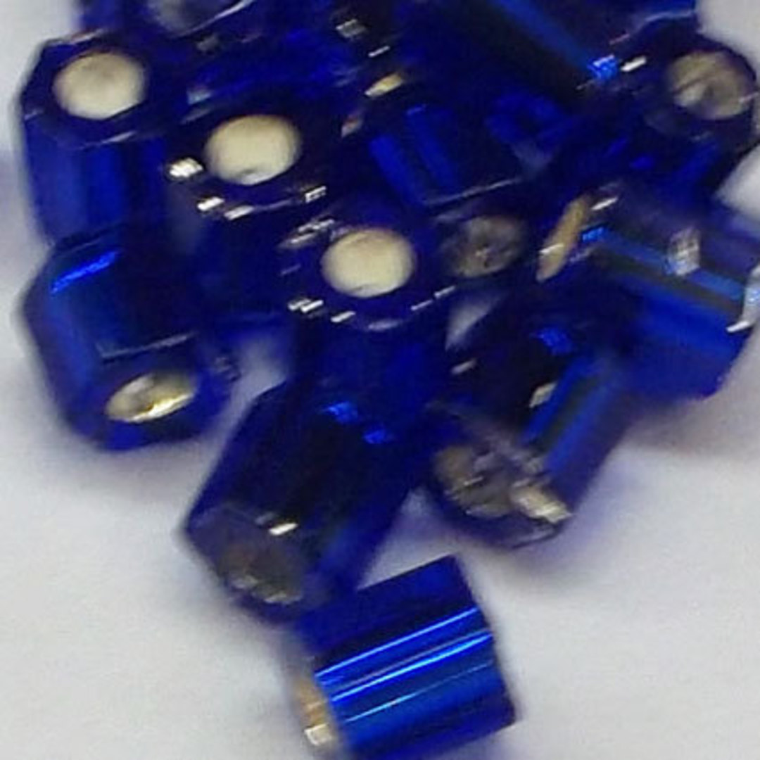 Matsuno size 8 hex: H20 - Dark Sapphire, silver lined (7 grams) image 0