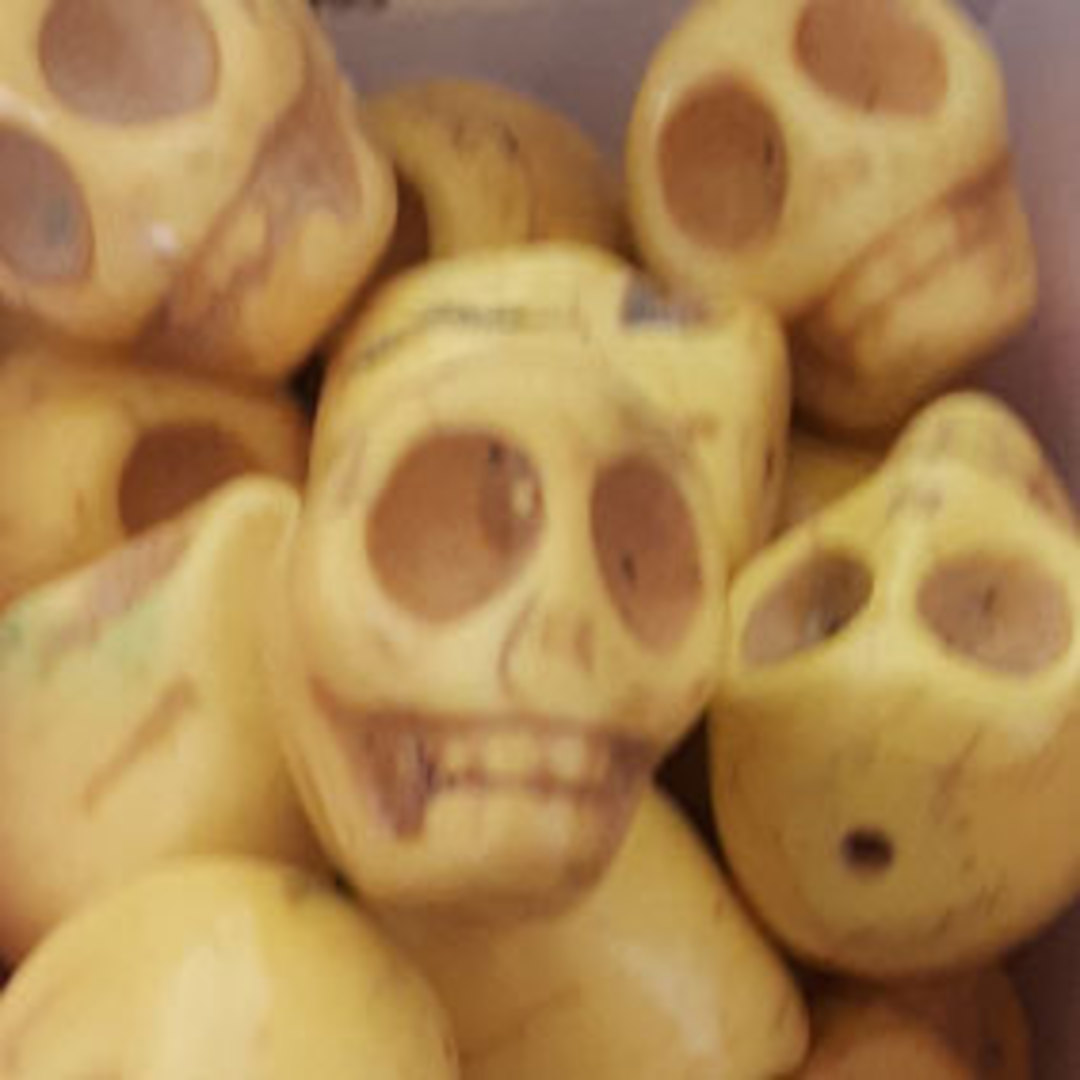 Howlite Skull: Large - Yellow image 0