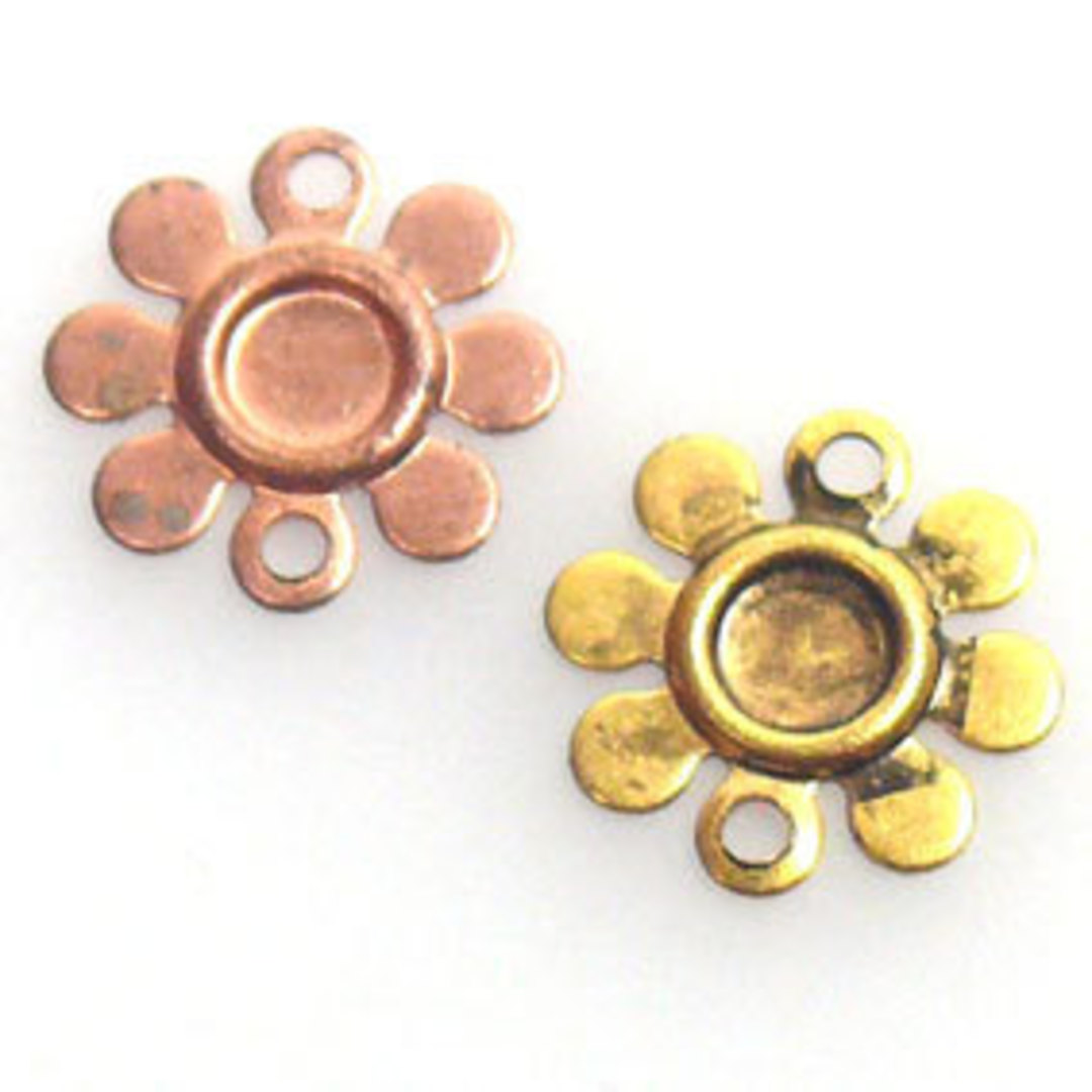 CLEARANCE: Metal Charm 45: Flat daisy (10mm) - copper only image 0