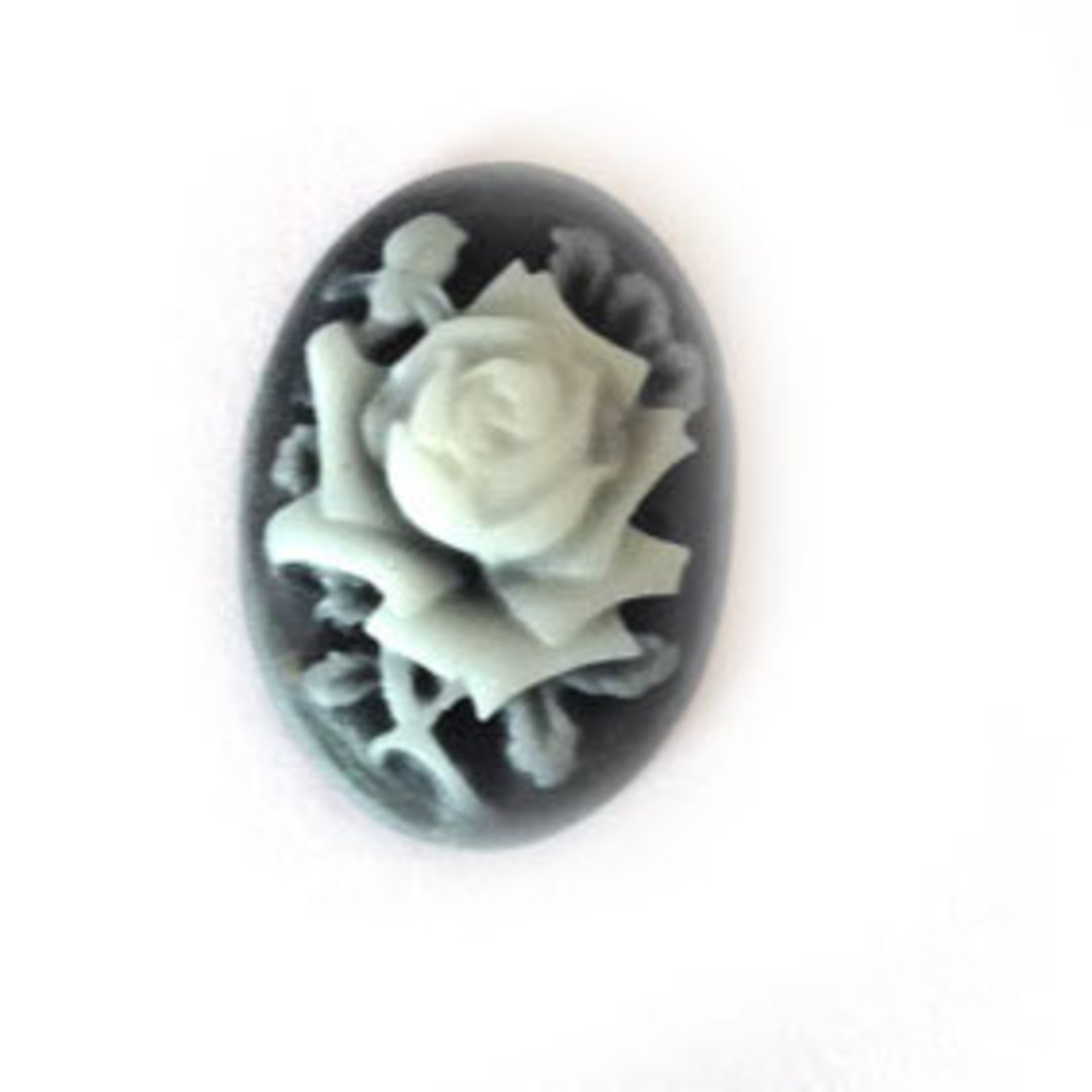 Cameo Cabochon: Black and white oval 18x24mm, feature rose image 0