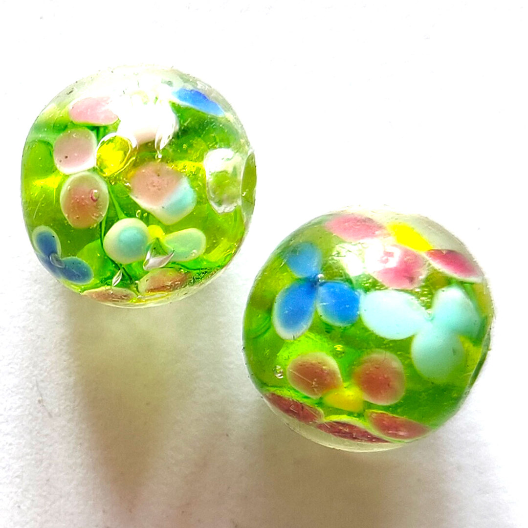 Indian Lampwork Round: Light Green with flower pattern  (approx.15mm x 13mm) image 0