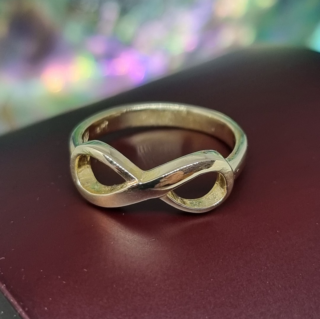 9ct yellow gold infinity ring image 0