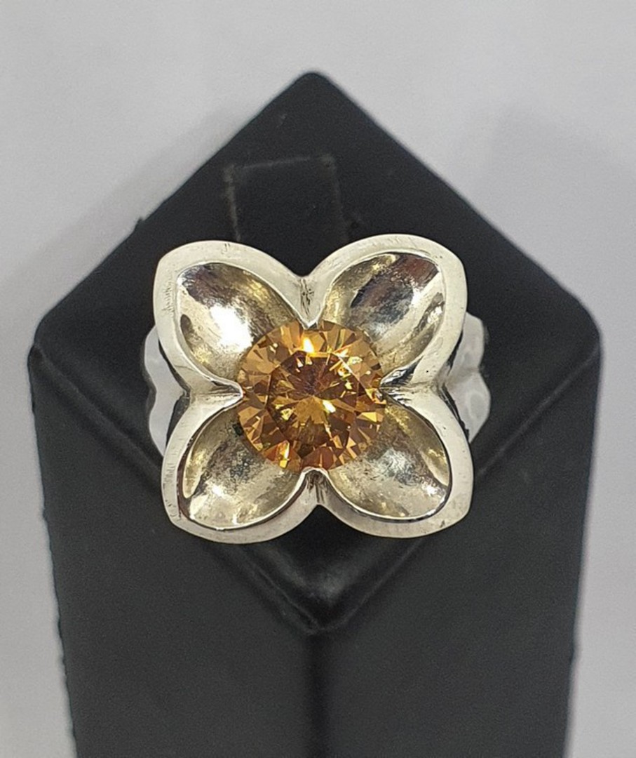 Sterling silver flower ring with golden gemstone image 2