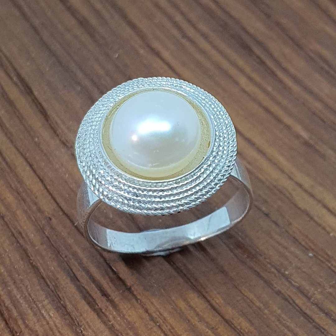 Sterling silver white pearl ring image 3