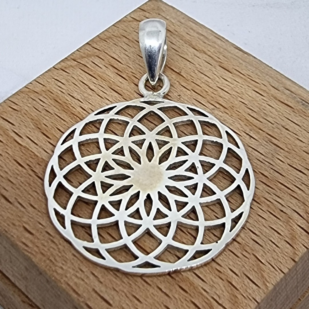 Sterling silver spiral round pendant image 0