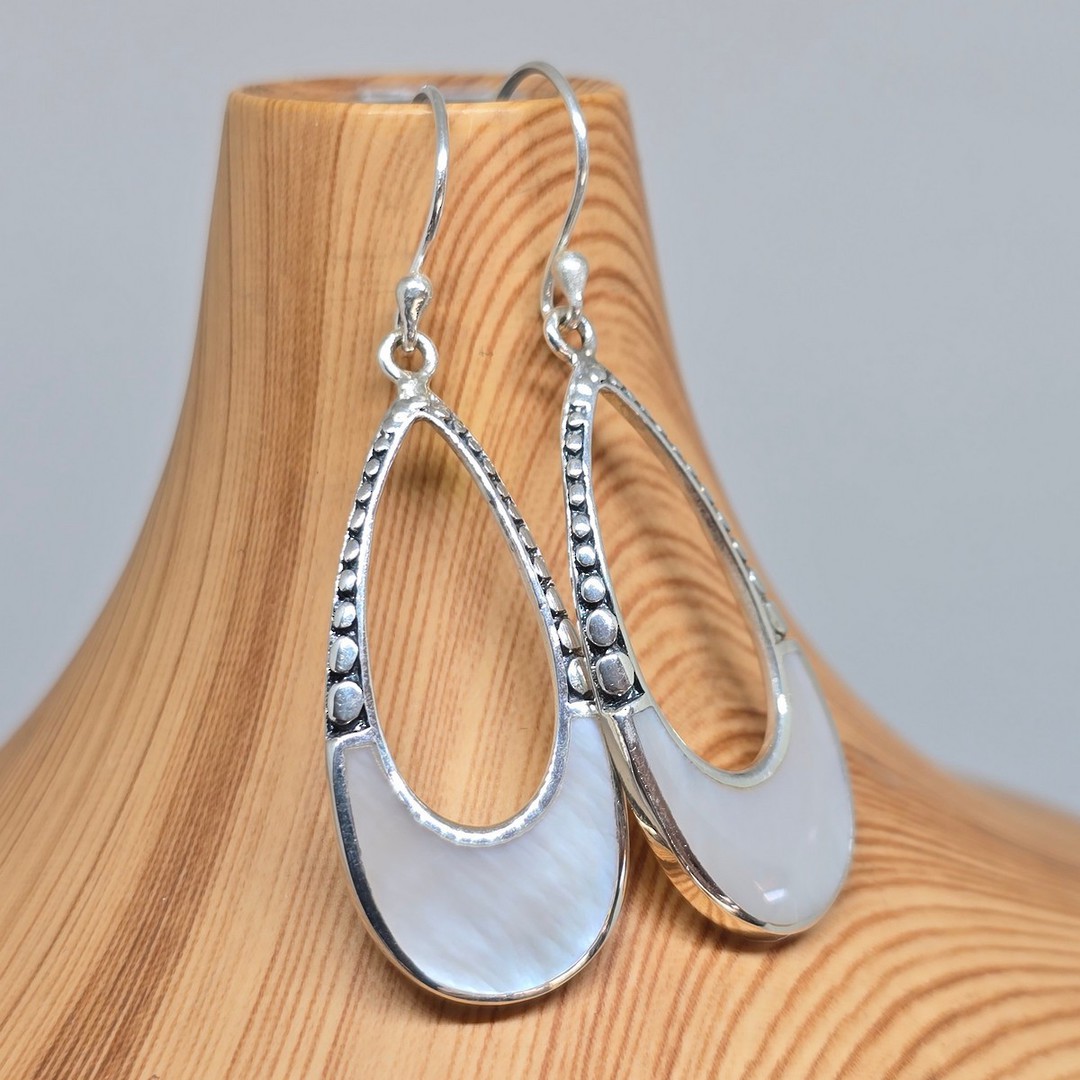 Silver mother of pearl earrings image 0