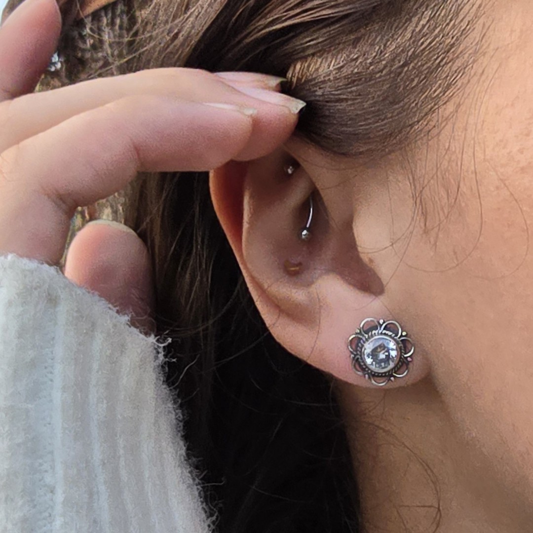 Stunning cubic zirconia flower stud earrings image 2