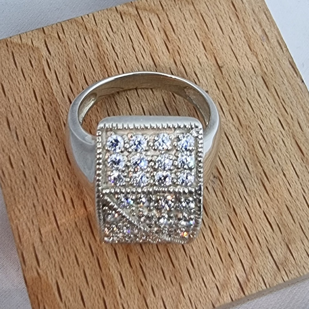 Super sparkle, multi stone silver ring - size P image 3