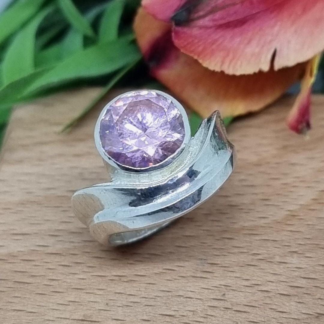 Stunning pink gemstone sterling silver ring - Size N image 6