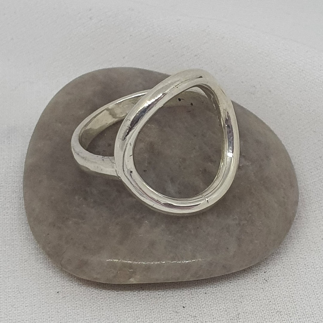 Sterling silver open circle ring, made in NZ image 3