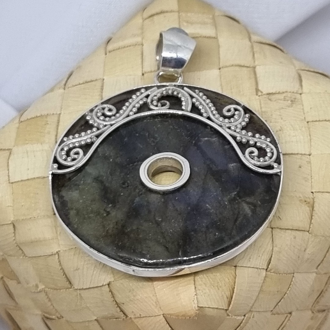 Sterling silver round labradorite gemstone pendant image 4