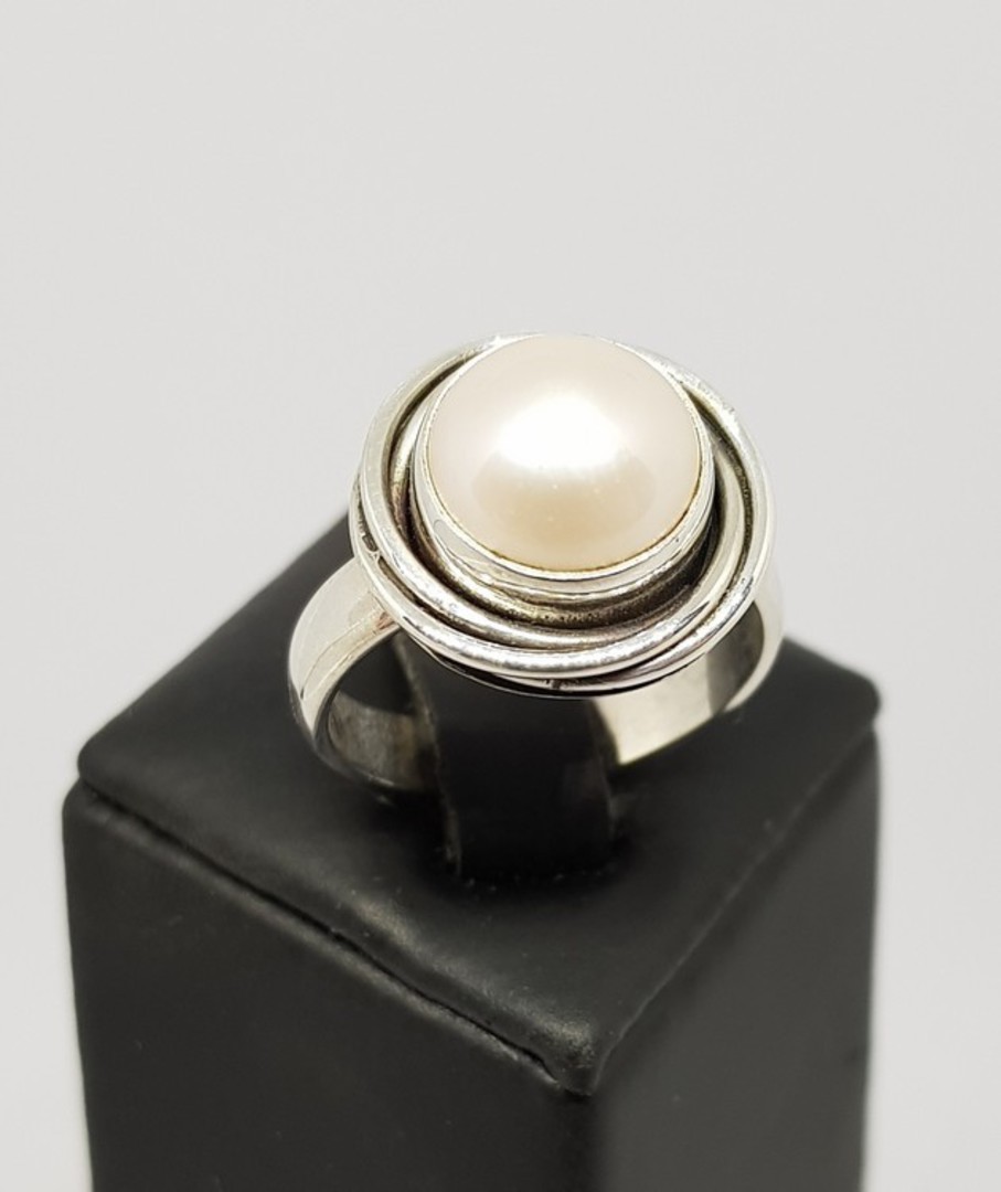 Sterling silver white pearl ring image 1