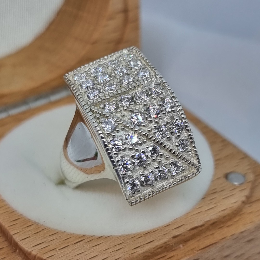 Super sparkle, multi stone silver ring - size P image 1