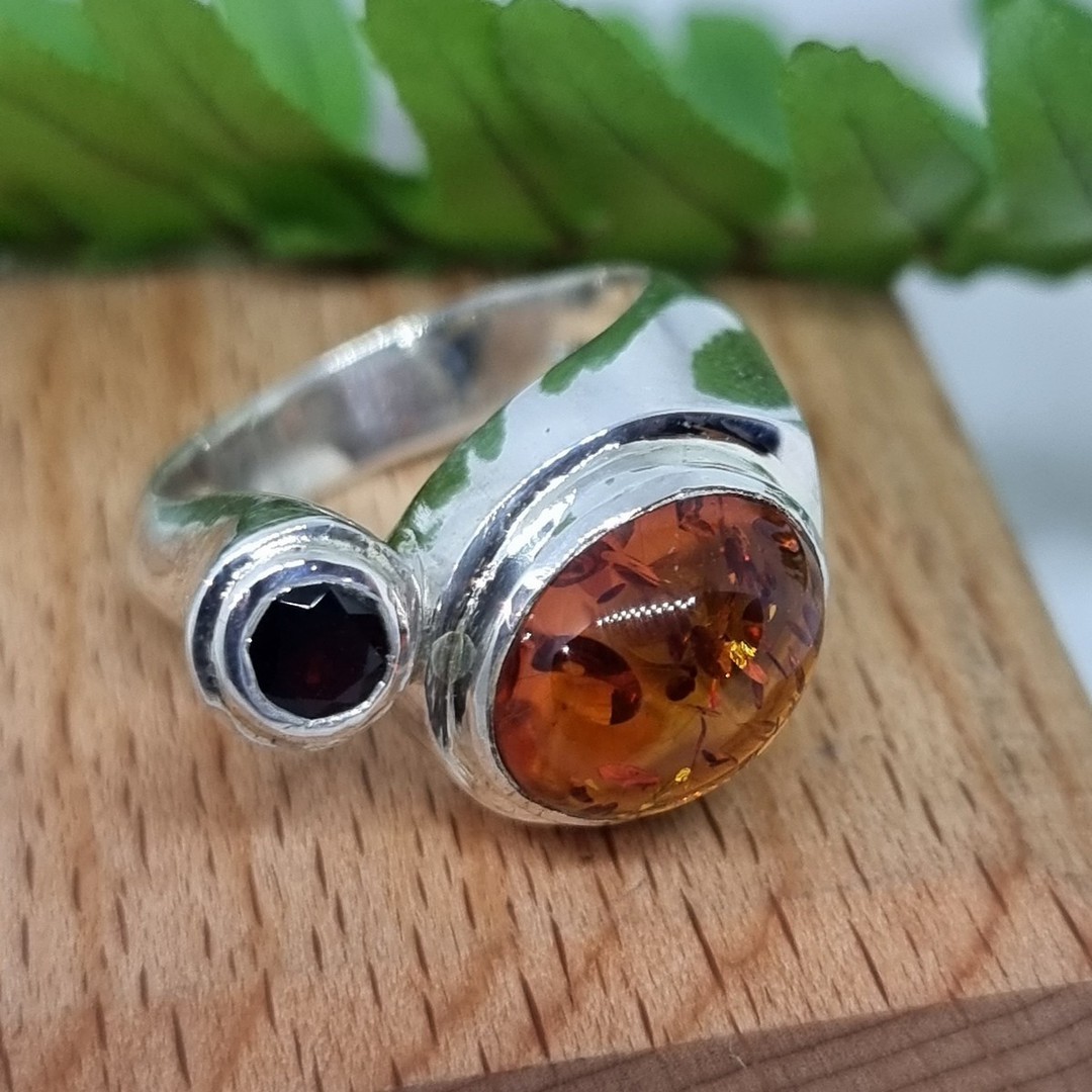 Sterling silver amber and garnet ring - size O image 0