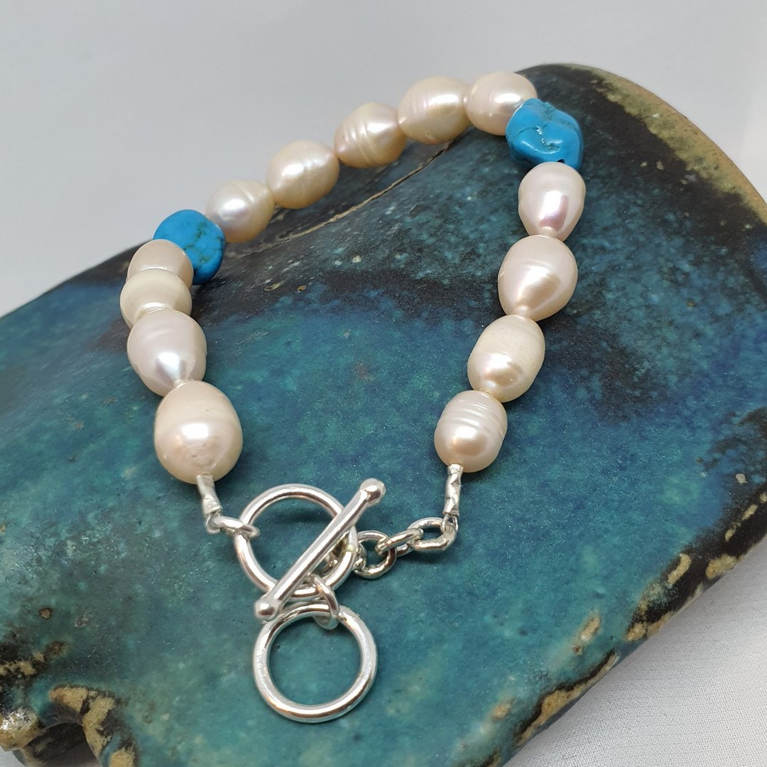 Fresh water pearls and tumbled turquoise bracelet image 1