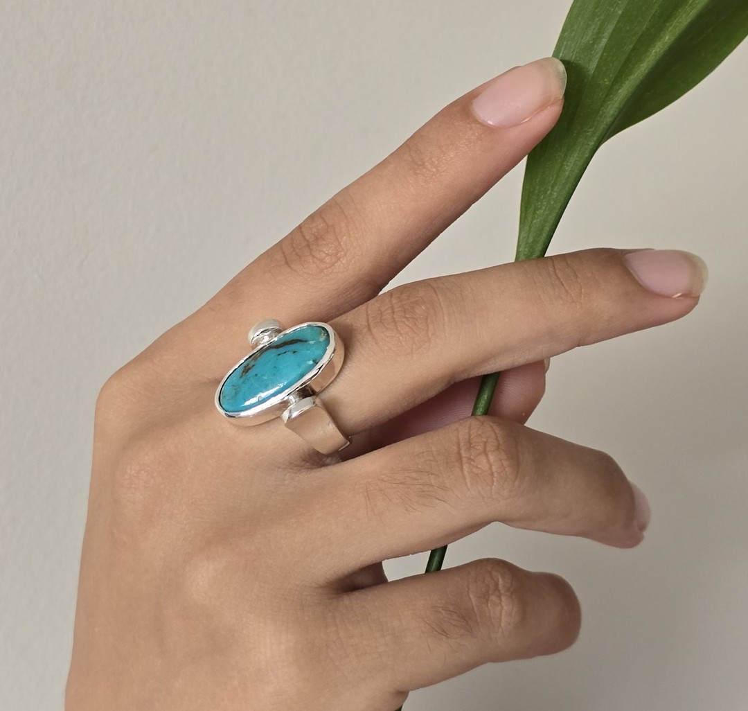 Silver elongated oval turquoise ring image 2