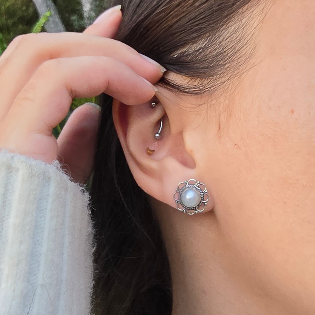 White Pearl Silver Flower earrings image 1