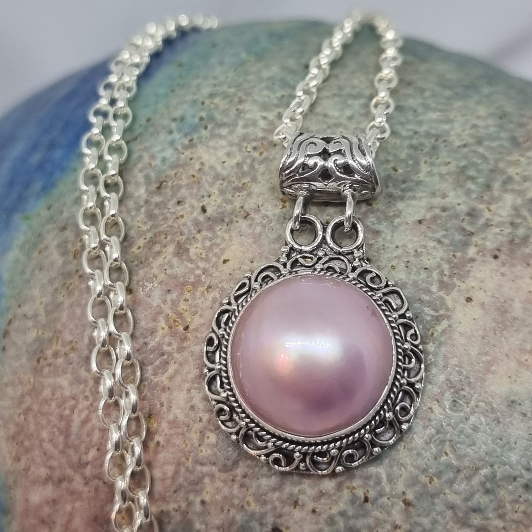 Sterling silver pendant with pink mabe pearl image 4