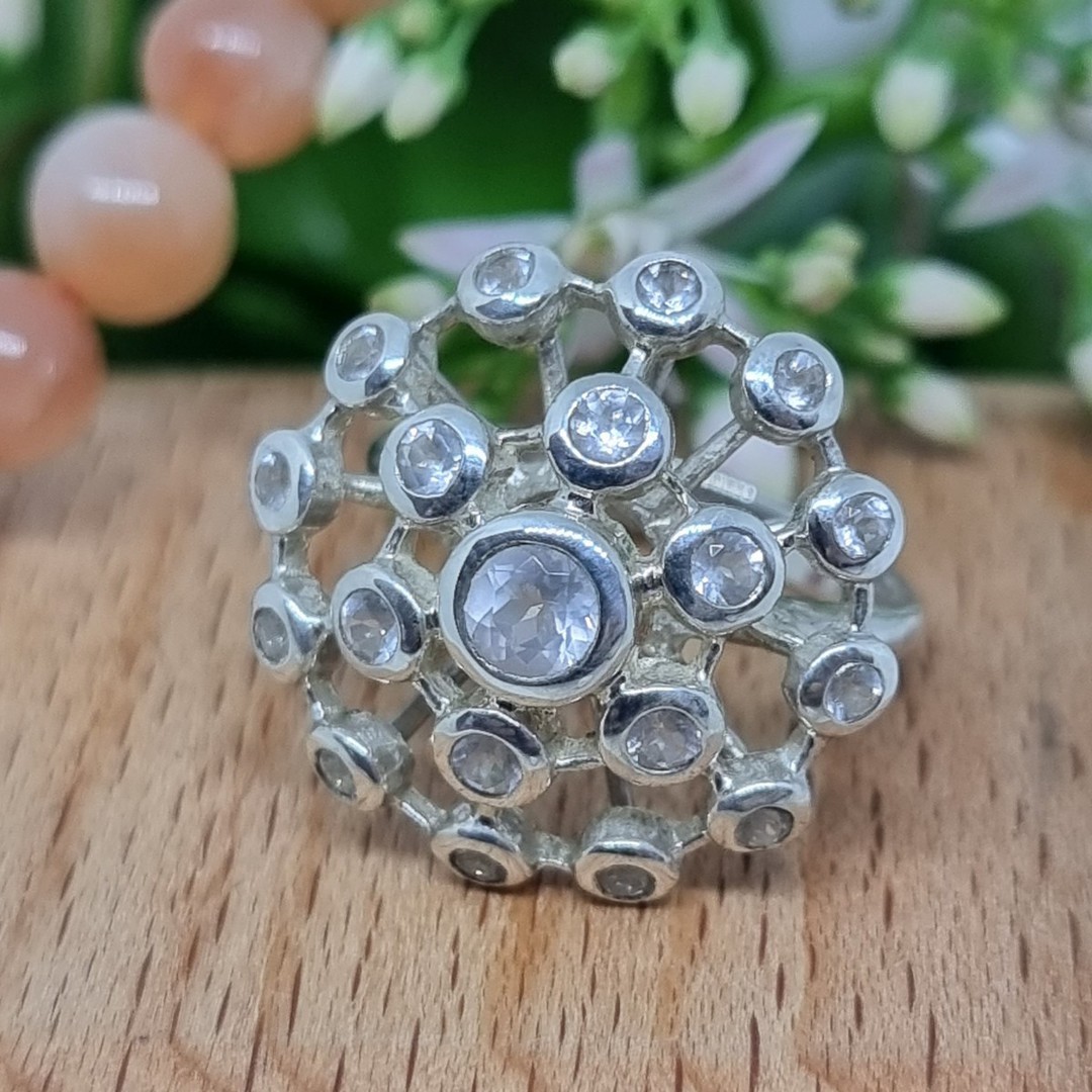 Stunning rose quartz silver flower ring - Size O image 2