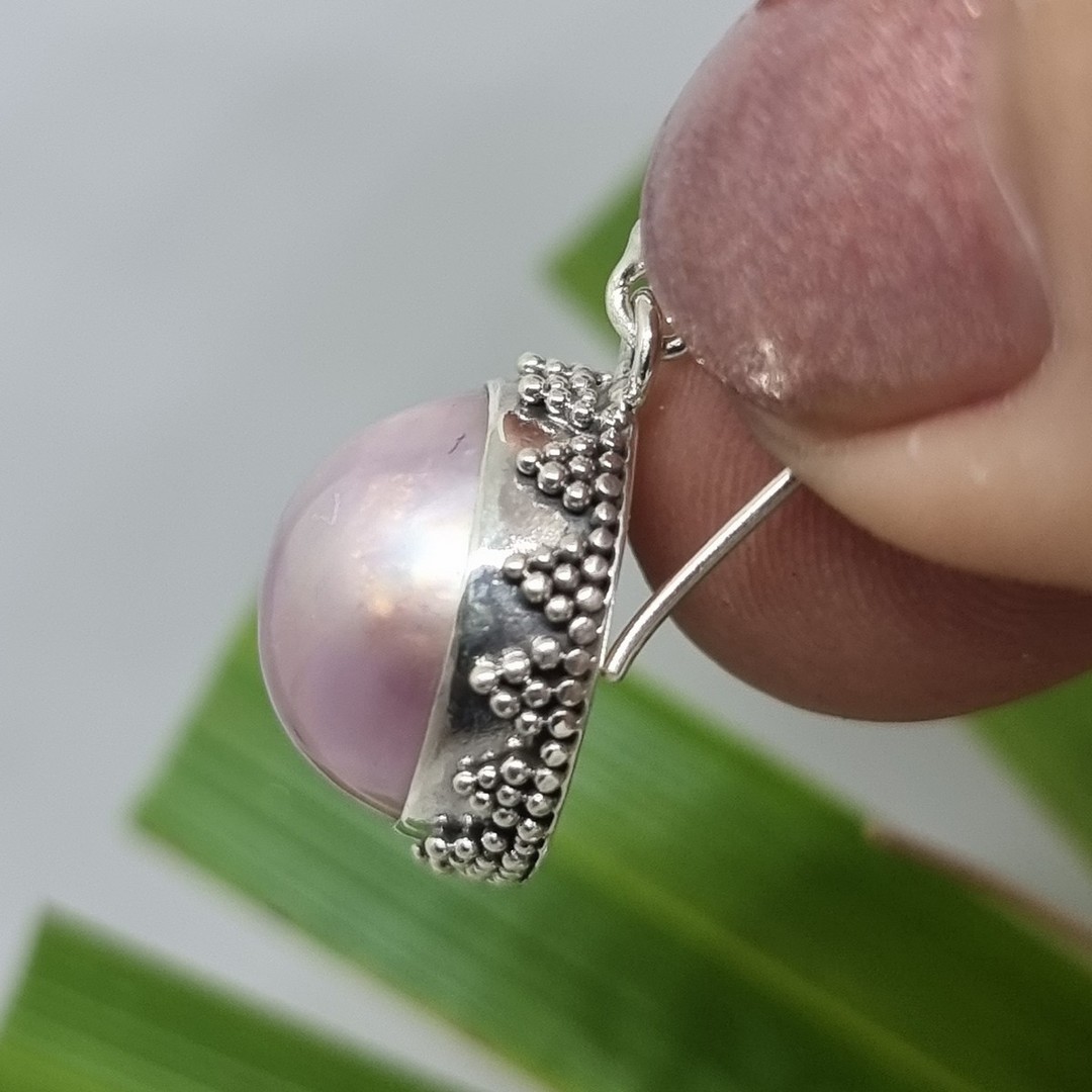 Silver pink pearl earrings image 4