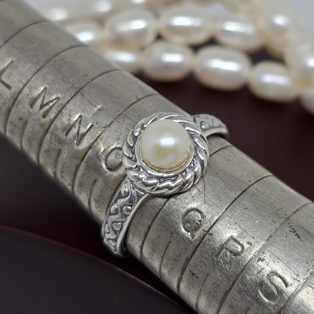 Sterling Silver White Pearl Ring image 0