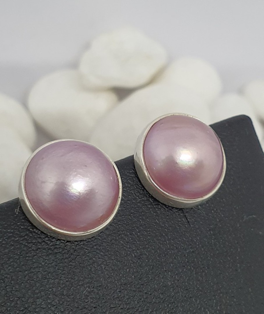 Sterling silver pink pearl stud earrings image 0