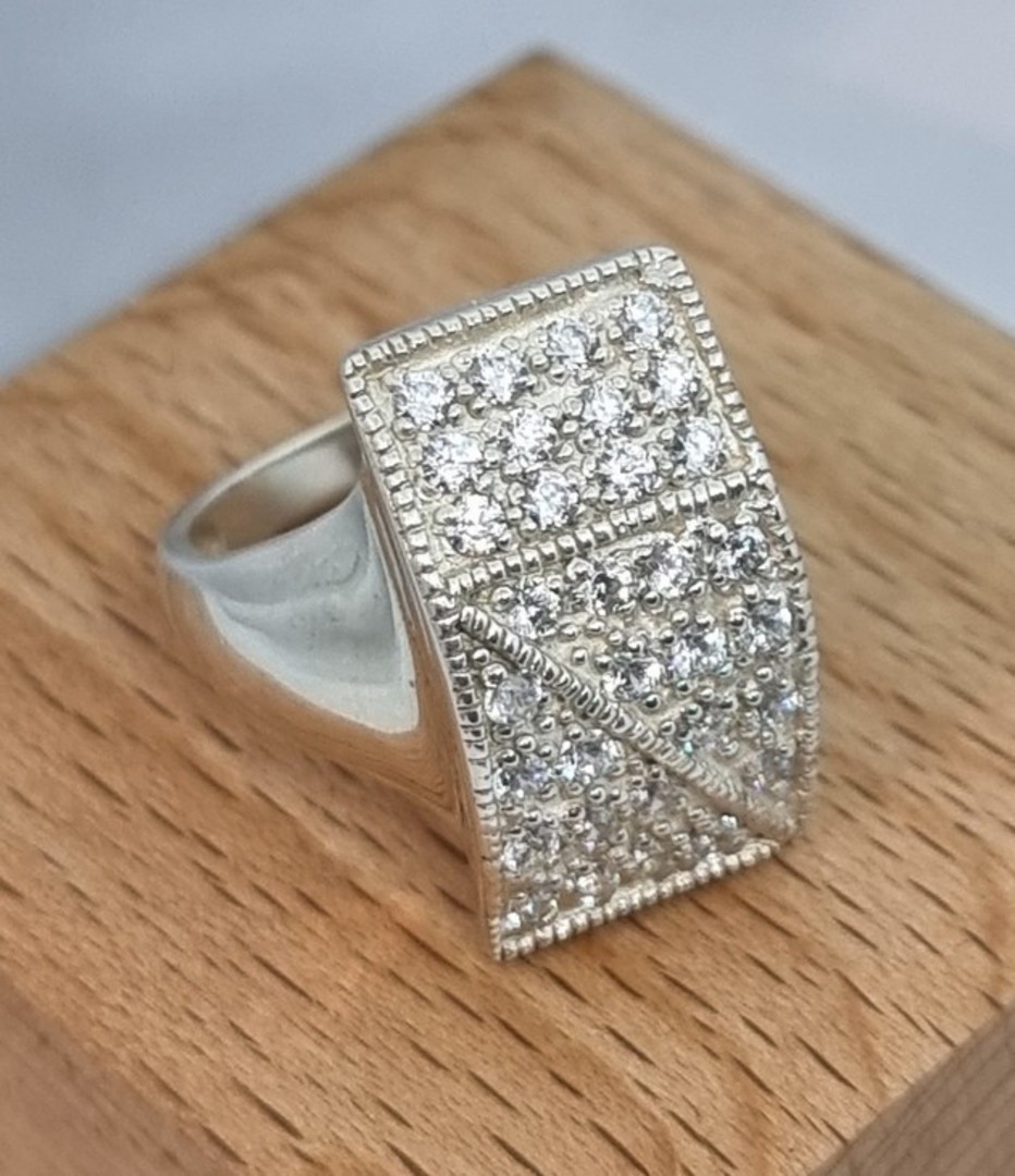 Super sparkle, multi stone silver ring - size P image 0
