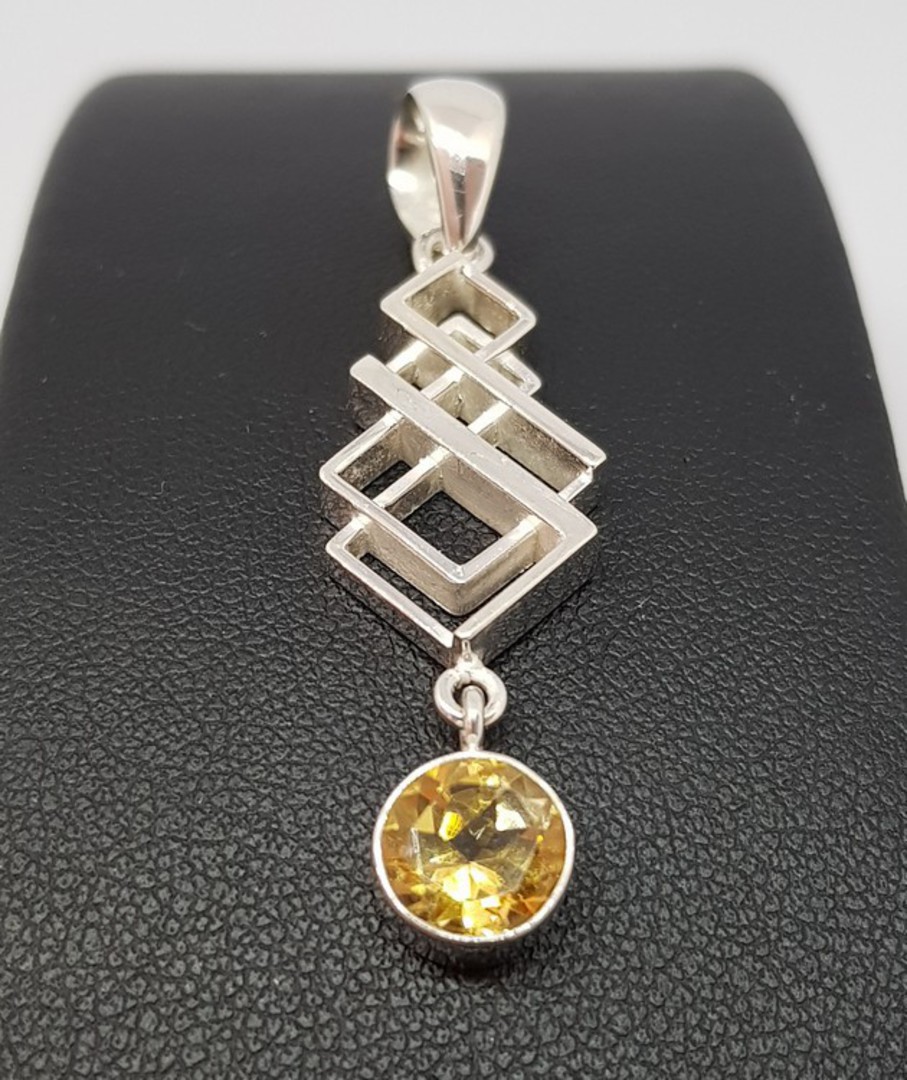 Silver pendant with citrine coloured gemstone image 0