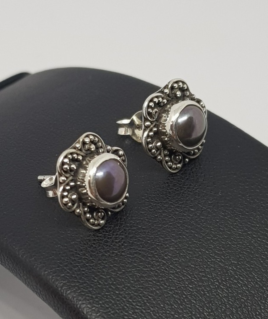 Fresh Water Pearl Stud Earrings with Filigree image 3