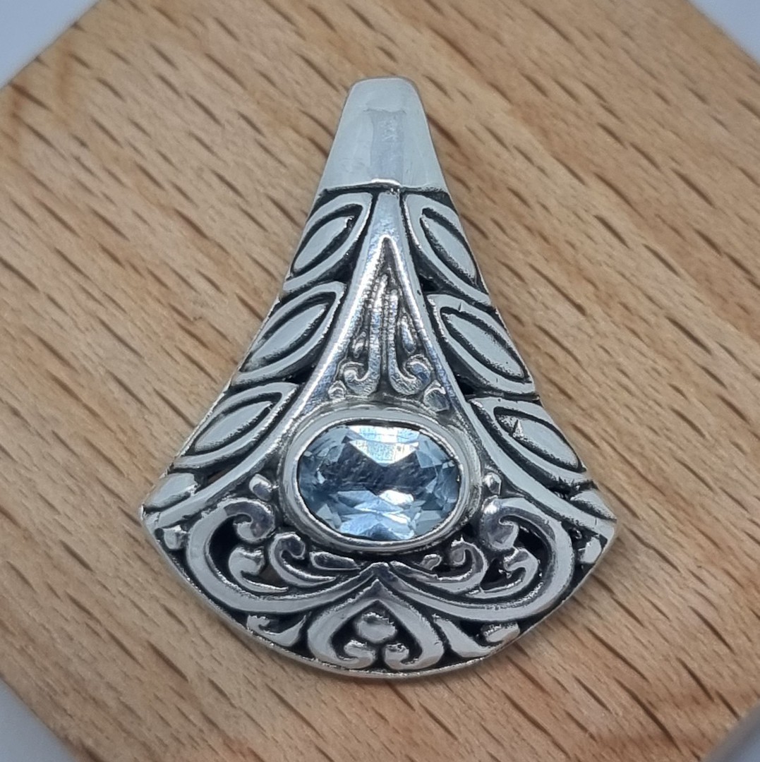 Sterling silver blue topaz pendant image 5