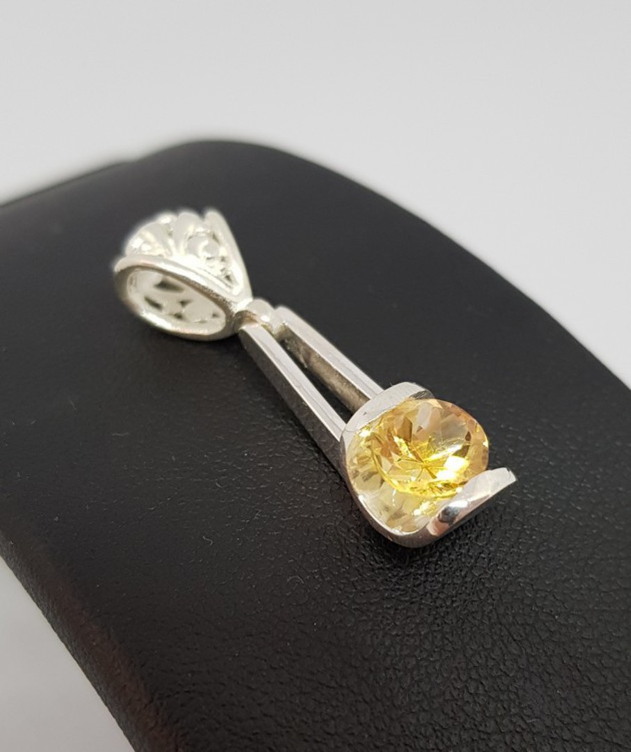 Silver pendant with citrine coloured gemstone image 2