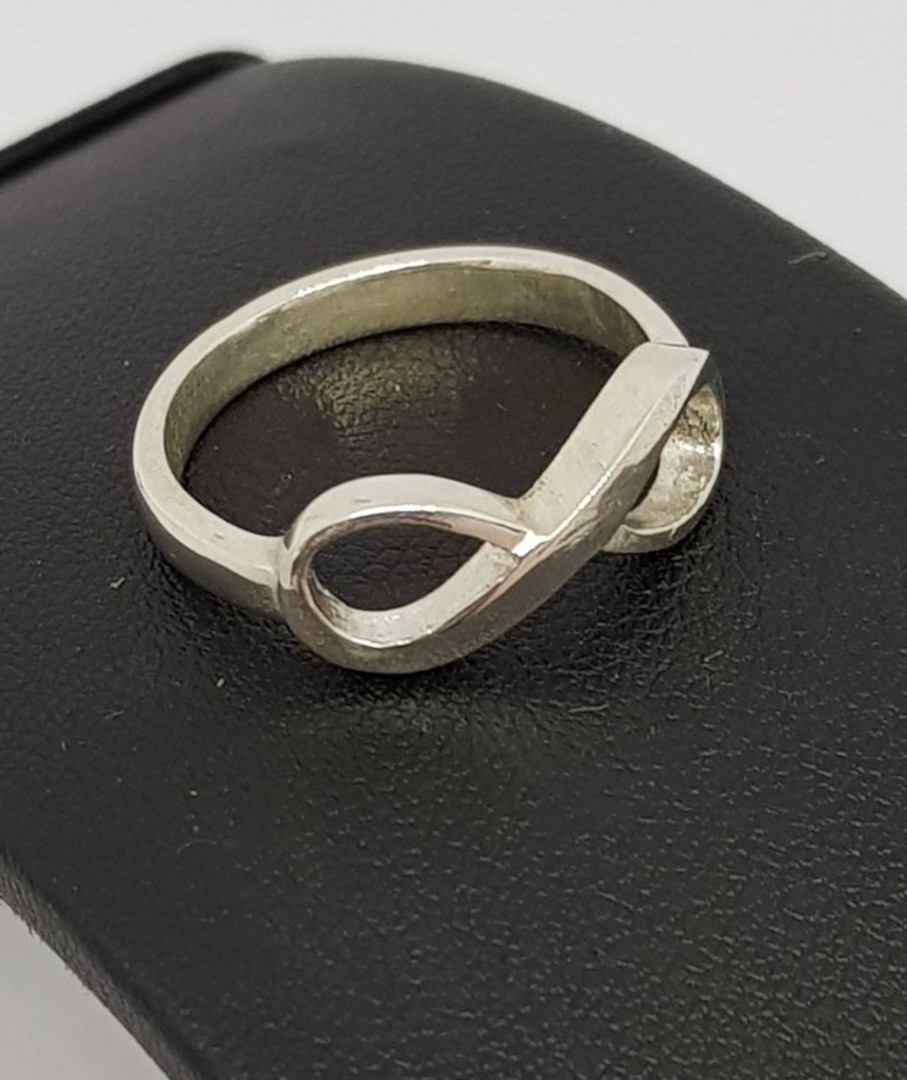 Sterling silver infinity ring band, made in NZ image 3