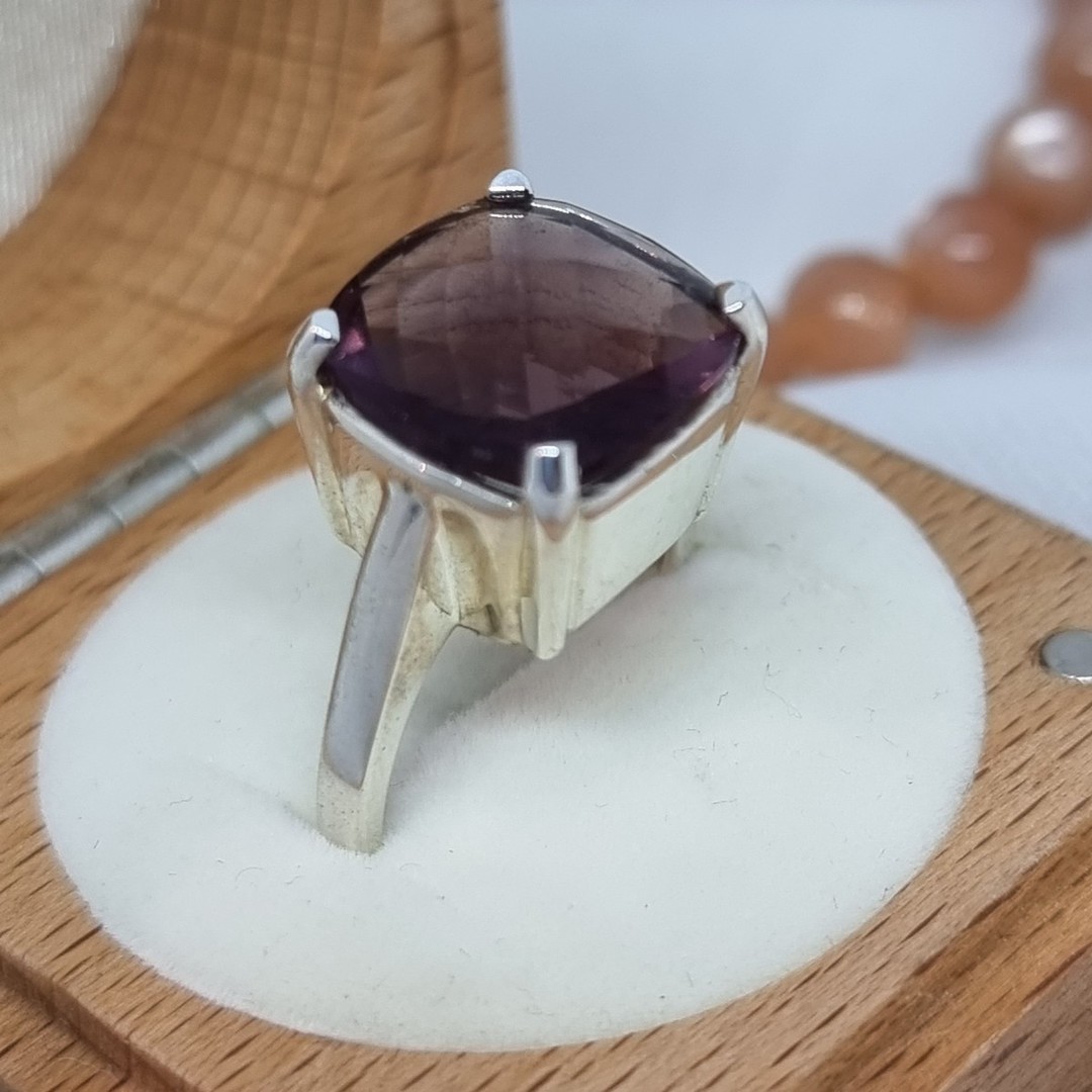 Sterling silver ring with purple fluorite gemstone - Size Q image 3