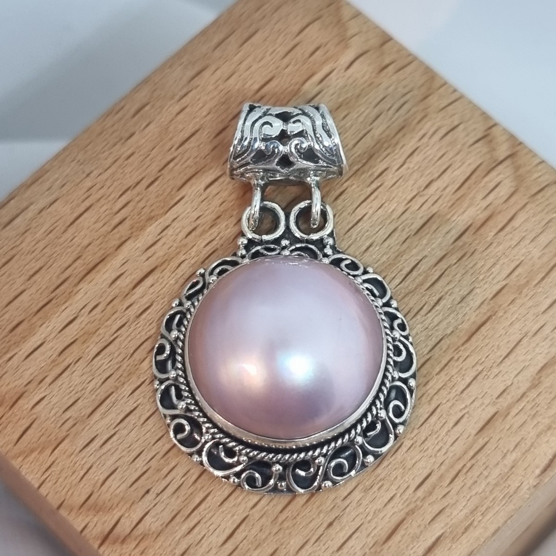 Sterling silver pendant with pink mabe pearl image 1
